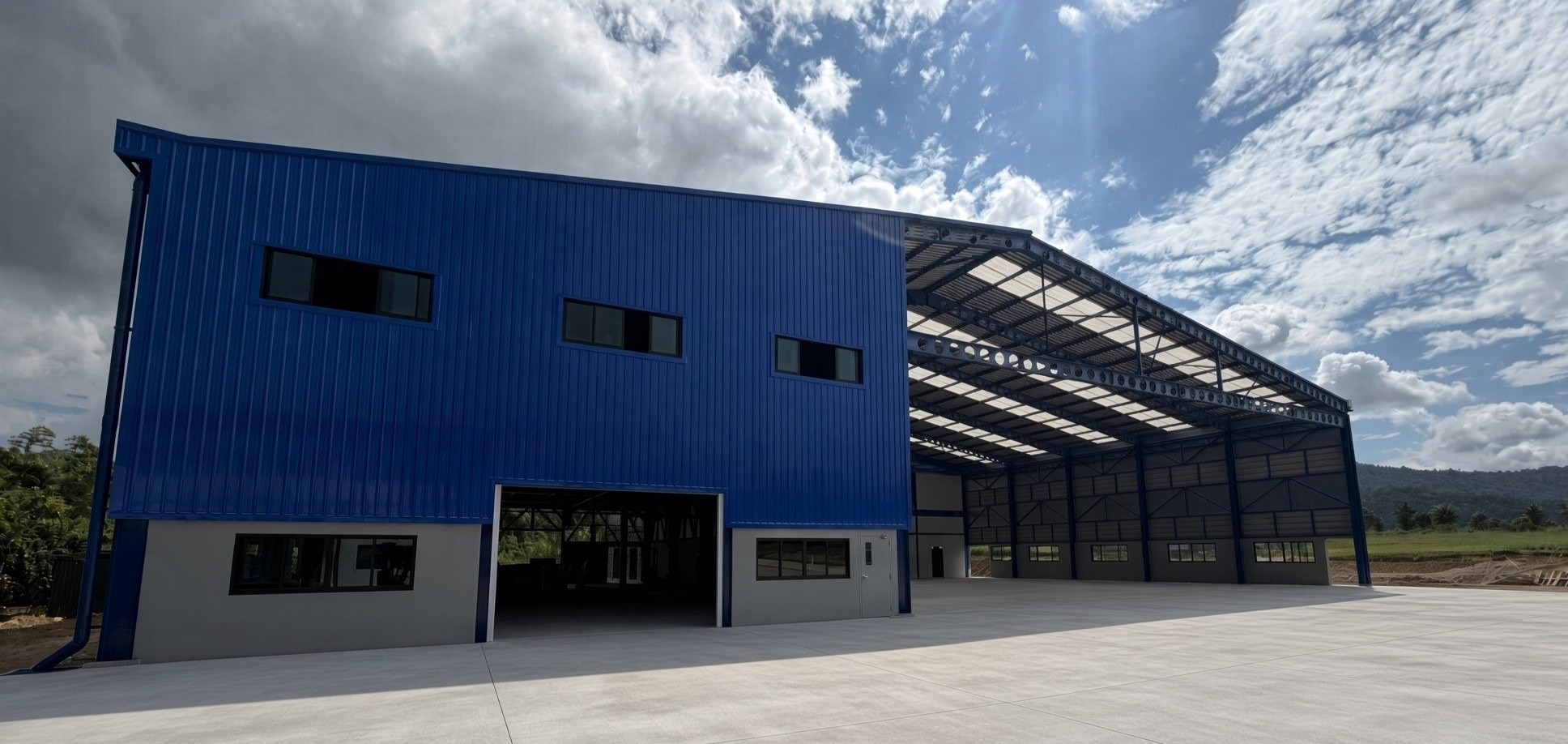 New hangar under construction